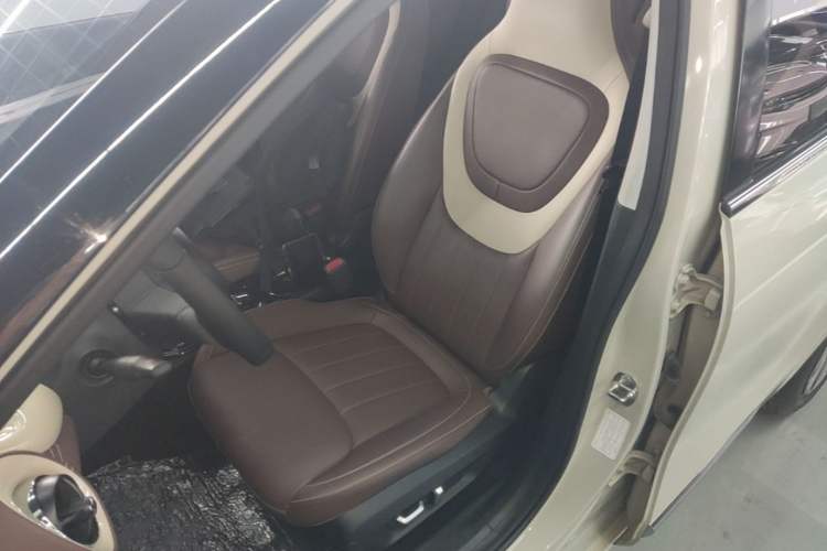 Used Wuling Bingo 2023 333 km Lingxi Connected+ Version Left Front Seat