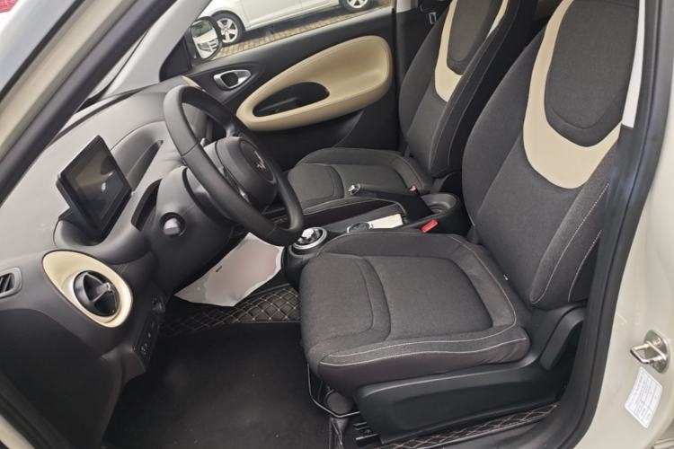 Used Wuling Bingo 2023 203km Light Edition Left Front Seat