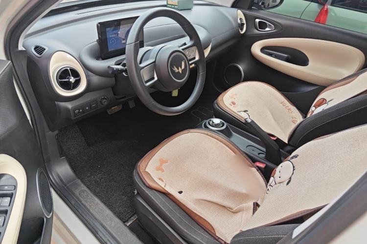 Used Wuling Bingo 2023 203km Light Edition Left Front Seat
