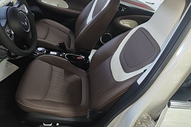 Used Wuling Bingo 2023 333 km Lingxi Connected Version Left Front Seat