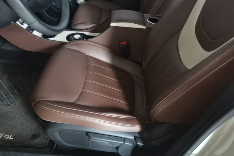 Used Wuling Bingo 2023 333 km Enjoyment Version Left Front Seat