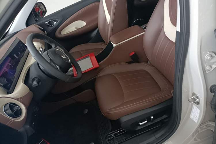 Used Wuling Bingo 2023 333 km Lingxi Connected Version Left Front Seat
