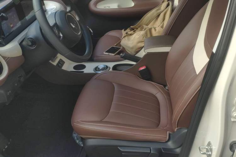Used Wuling Bingo 2023 203km Comfort Edition Left Front Seat