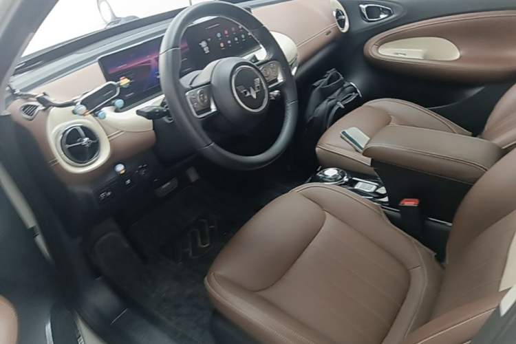 Used Wuling Bingo 2023 333 km Enjoyment Version Left Front Seat
