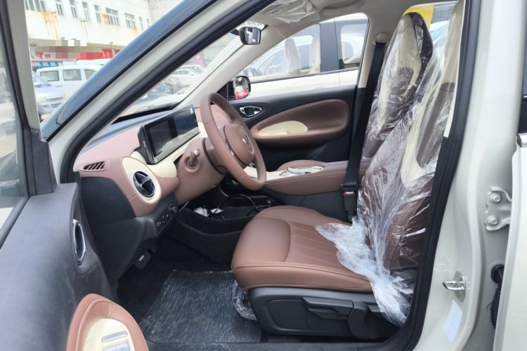 Used Wuling Bingo 2023 333 km Enjoyment Version Left Front Seat