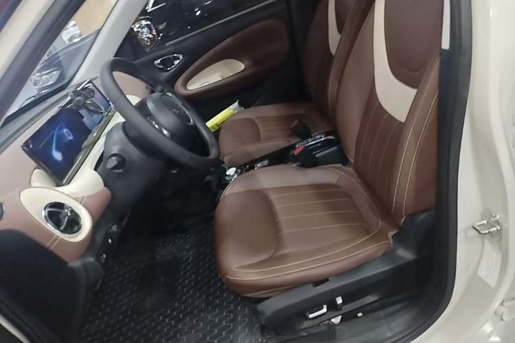 Used Wuling Bingo 2023 410 km Lingxi Deluxe Edition Left Front Seat
