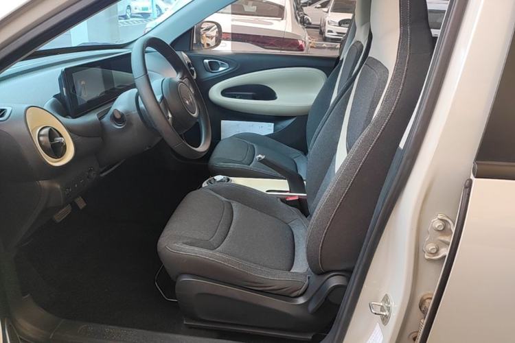 Used Wuling Bingo 2023 203km Light Edition Left Front Seat