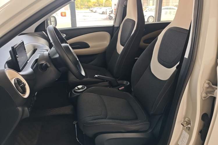 Used Wuling Bingo 2023 203km Light Edition Left Front Seat
