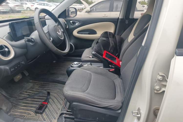 Used Wuling Bingo 2023 333 km Fast-Share Version Left Front Seat