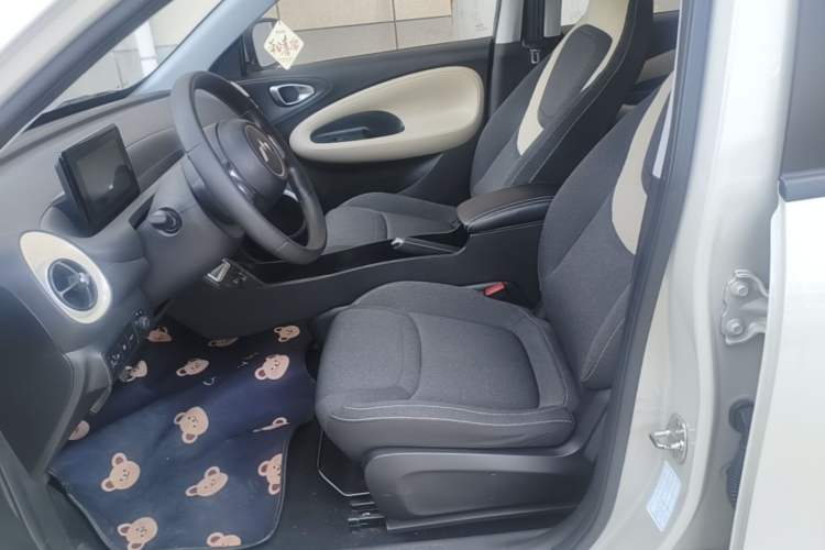Used Wuling Bingo 2023 203km Light Edition Left Front Seat