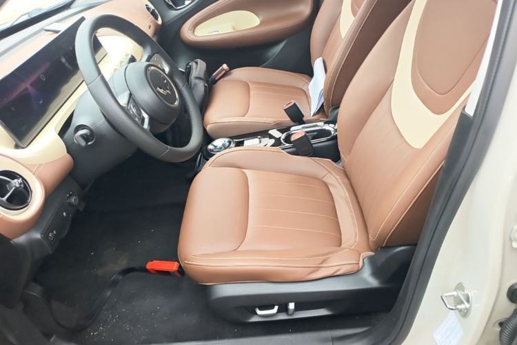 Used Wuling Bingo 2023 333 km Lingxi Connected+ Version Left Front Seat