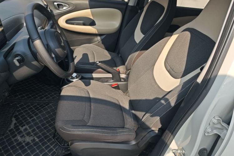 Used Wuling Bingo 2023 203km Light Edition Left Front Seat