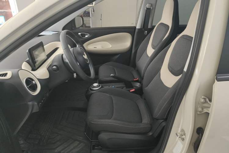 Used Wuling Bingo 2023 203km Light Edition Left Front Seat