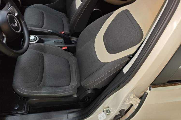 Used Wuling Bingo 2023 333 km Fast-Share Version Left Front Seat