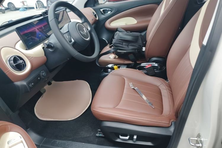 Used Wuling Bingo 2023 333 km Lingxi Connected Version Left Front Seat