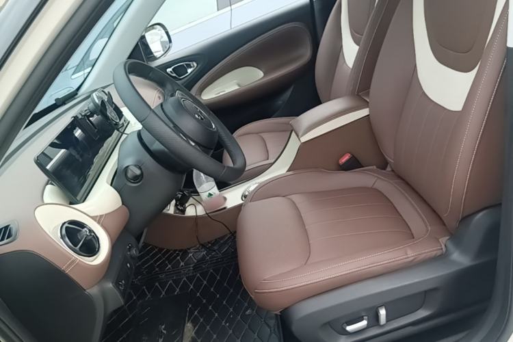 Used Wuling Bingo 2023 333 km Lingxi Connected Version Left Front Seat