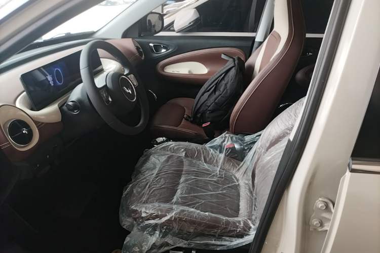 Used Wuling Bingo 2023 333 km Lingxi Connected Version Left Front Seat