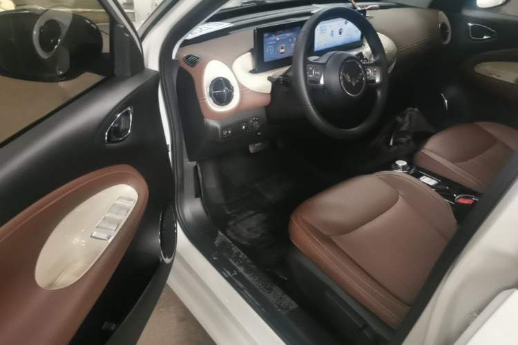 Used Wuling Bingo 2023 333 km Enjoyment Version Left Front Seat