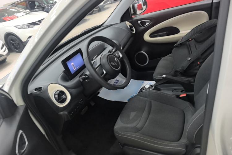Used Wuling Bingo 2023 203km Light Edition Left Front Seat