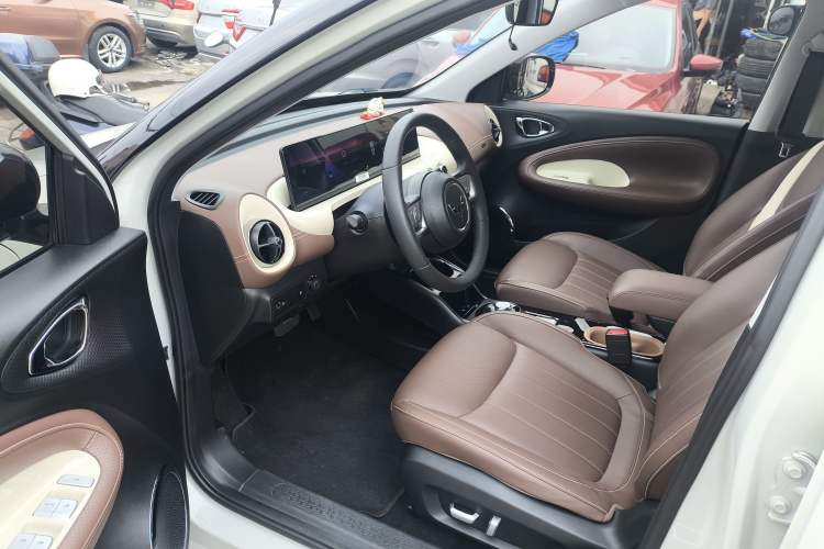 Used Wuling Bingo 2023 333 km Lingxi Connected Version Left Front Seat