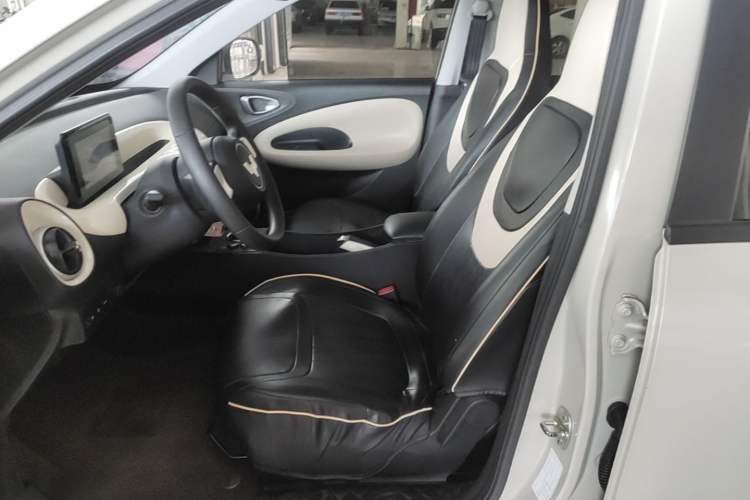 Used Wuling Bingo 2023 203km Light Edition Left Front Seat