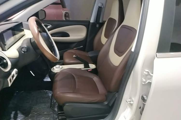 Used Wuling Bingo 2023 203km Light Edition Left Front Seat