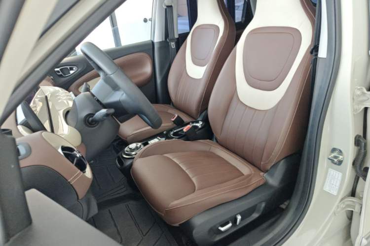 Used Wuling Bingo 2023 333 km Lingxi Connected Version Left Front Seat