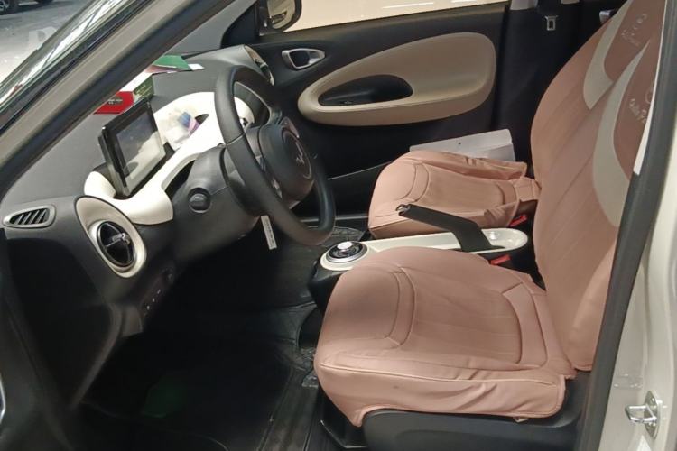 Used Wuling Bingo 2023 203km Light Edition Left Front Seat