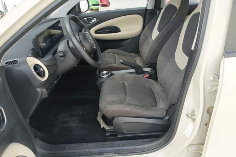 Used Wuling Bingo 2023 333 km Enjoyment Version Left Front Seat