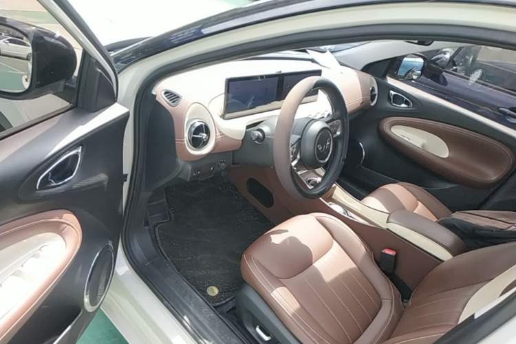 Used Wuling Bingo 2023 410 km Lingxi Deluxe Edition Left Front Seat