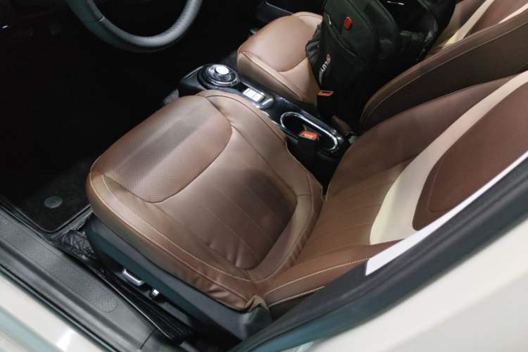 Used Wuling Bingo 2023 333 km Lingxi Connected Version Left Front Seat