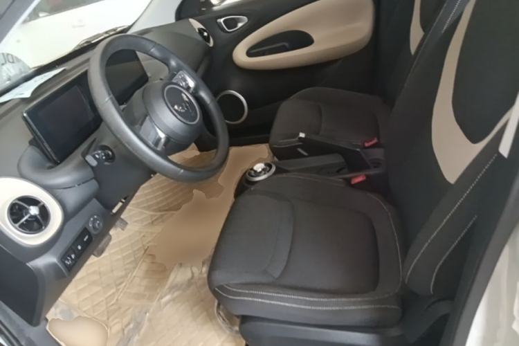 Used Wuling Bingo 2023 203km Light Edition Left Front Seat