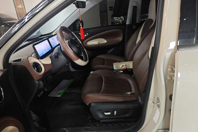 Used Wuling Bingo 2023 333 km Lingxi Connected+ Version Left Front Seat
