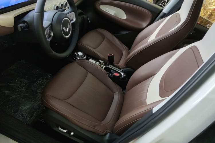 Used Wuling Bingo 2023 410 km Lingxi Deluxe Edition Left Front Seat