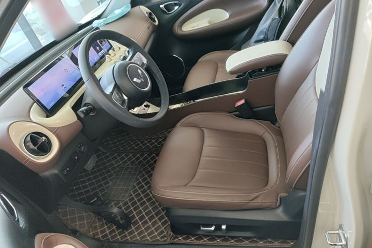 Used Wuling Bingo 2023 333 km Lingxi Connected+ Version Left Front Seat