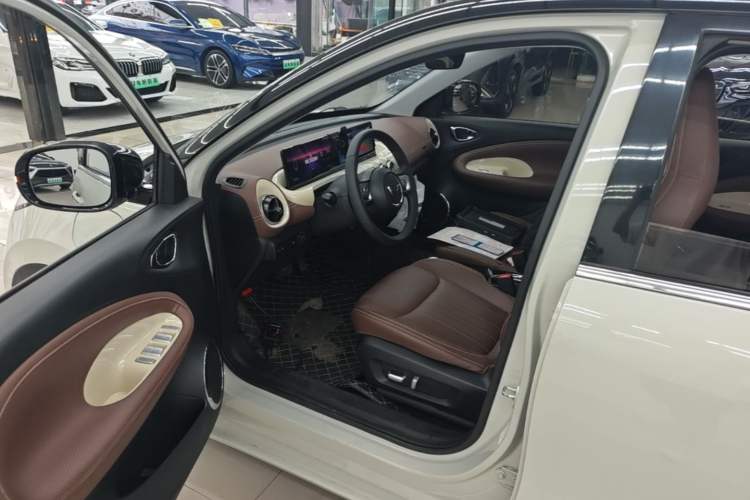 Used Wuling Bingo 2023 333 km Lingxi Connected+ Version Left Front Seat