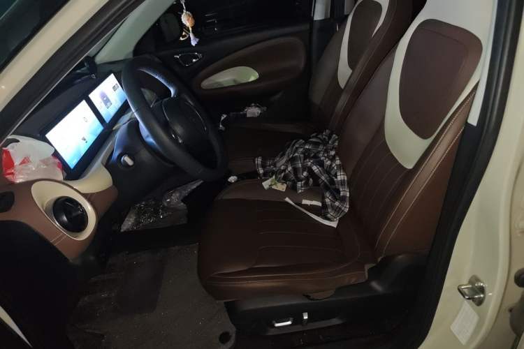 Used Wuling Bingo 2023 333 km Lingxi Connected+ Version Left Front Seat