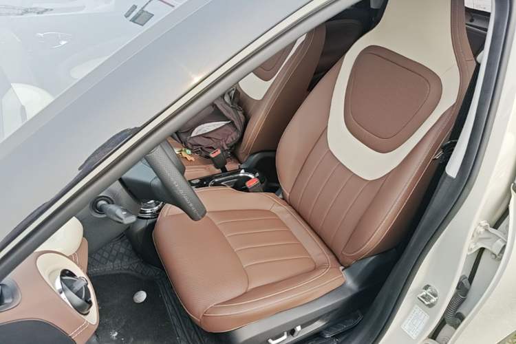 Used Wuling Bingo 2023 333 km Lingxi Connected Version Left Front Seat