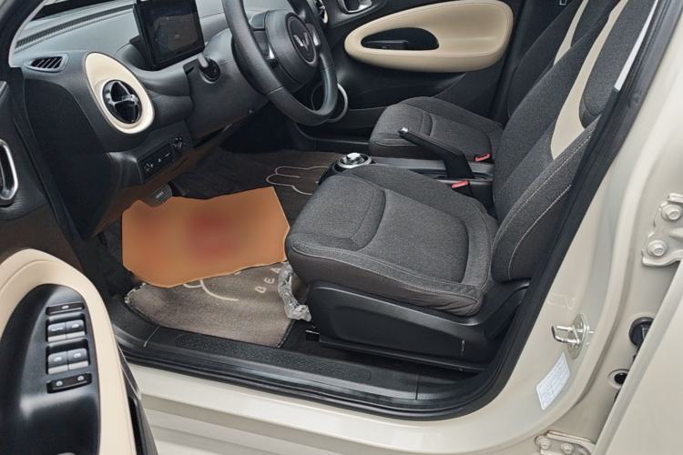 Used Wuling Bingo 2023 203km Light Edition Left Front Seat