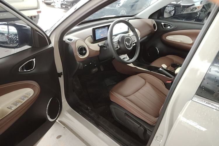 Used Wuling Bingo 2023 203km Comfort Edition Left Front Seat