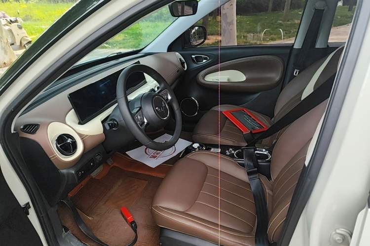 Used Wuling Bingo 2023 333 km Lingxi Connected+ Version Left Front Seat