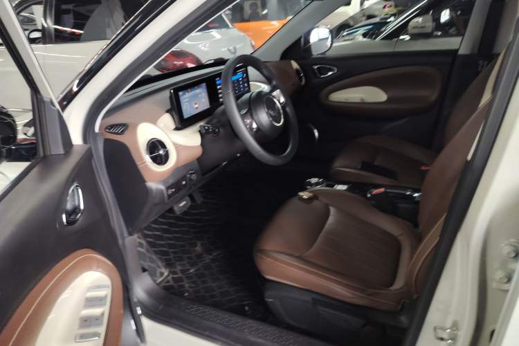 Used Wuling Bingo 2023 333 km Enjoyment Version Left Front Seat