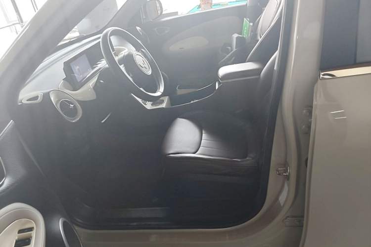 Used Wuling Bingo 2023 203km Light Edition Left Front Seat