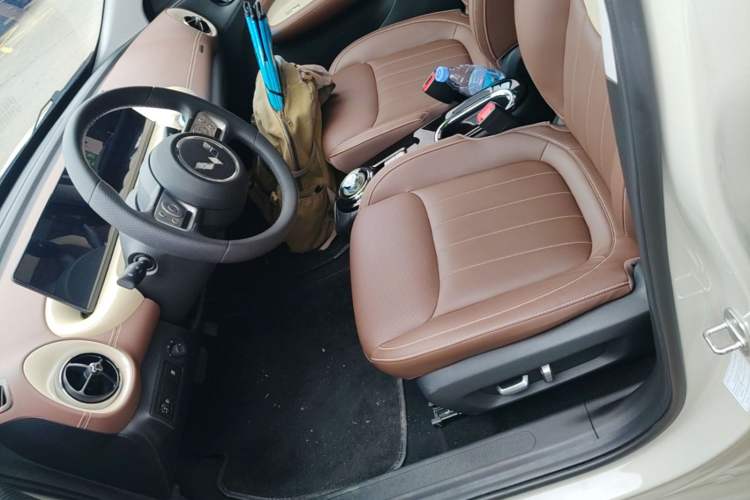 Used Wuling Bingo 2023 333 km Lingxi Connected Version Left Front Seat