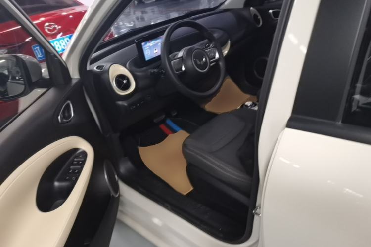 Used Wuling Bingo 2023 203km Light Edition Left Front Seat
