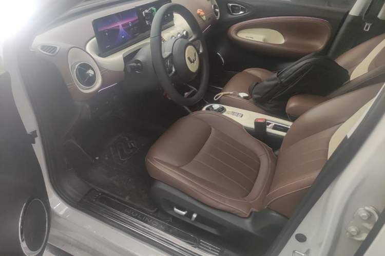 Used Wuling Bingo 2023 333 km Lingxi Connected+ Version Left Front Seat