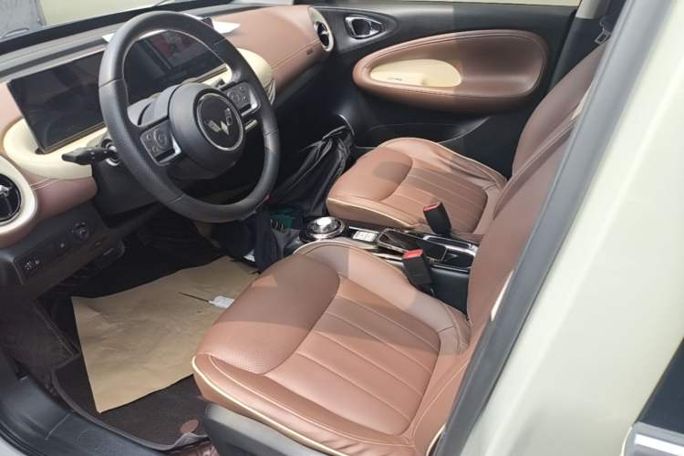 Used Wuling Bingo 2023 333 km Lingxi Connected Version Left Front Seat