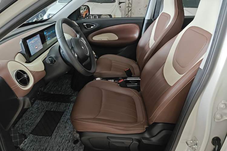 Used Wuling Bingo 2023 333 km Enjoyment Version Left Front Seat