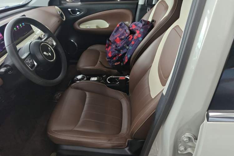 Used Wuling Bingo 2023 333 km Lingxi Connected Version Left Front Seat