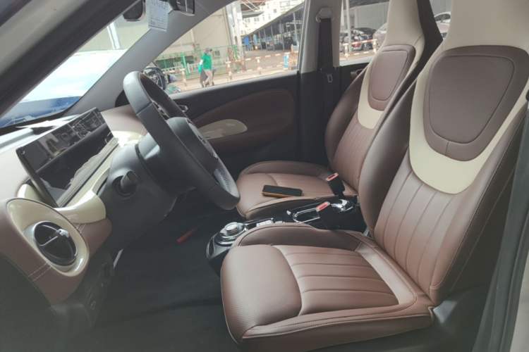 Used Wuling Bingo 2023 333 km Lingxi Connected Version Left Front Seat